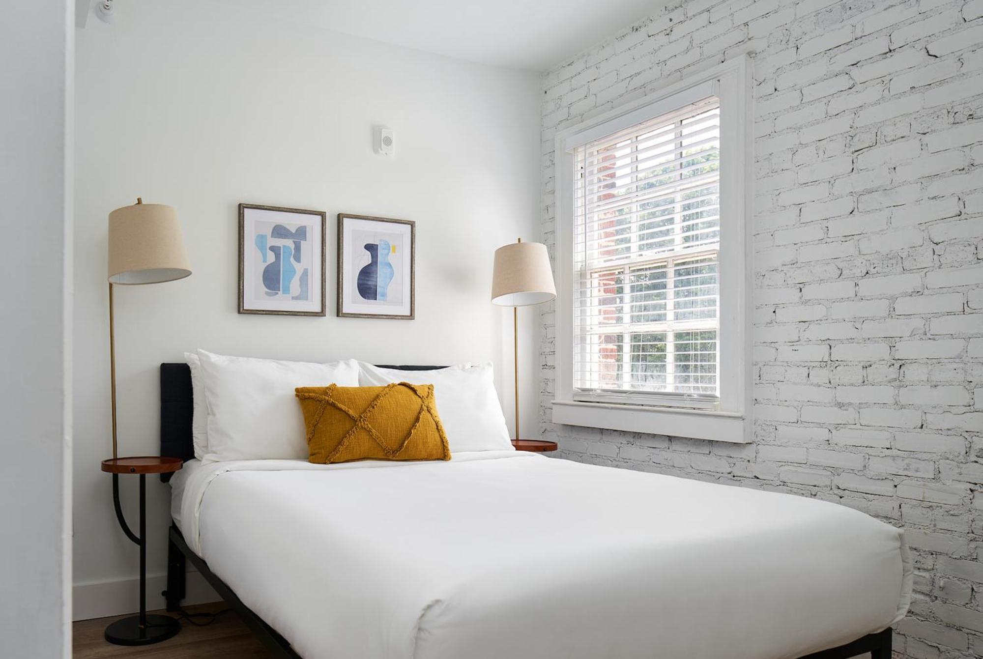 Kasa Studio Revival Atlanta Room photo